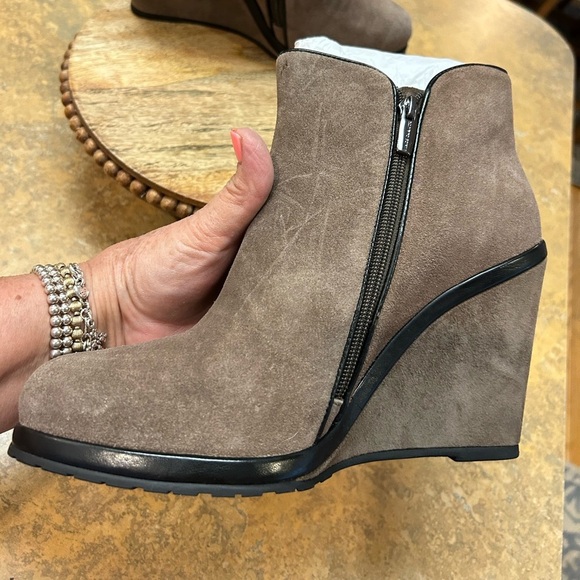 Vince Camuto Jeffers Taupe Suede Ankle Boots - Picture 6 of 10